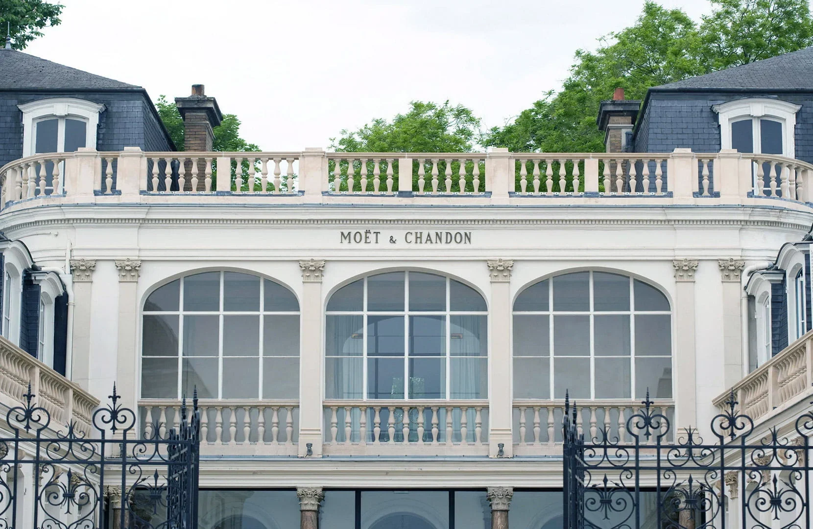 Champagne Tasting Tours from Paris Moët et Chandon villa
